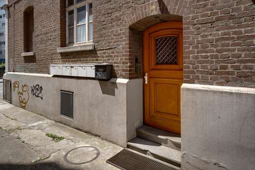 Gebaeudezugang Gebaeudezugang - Mehrfamilienhaus in 89077 Ulm mit 482m² kaufen