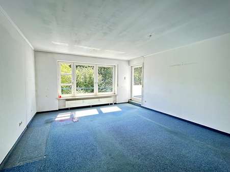 Wohnzimmer - Etagenwohnung in 89079 Ulm mit 60m² kaufen