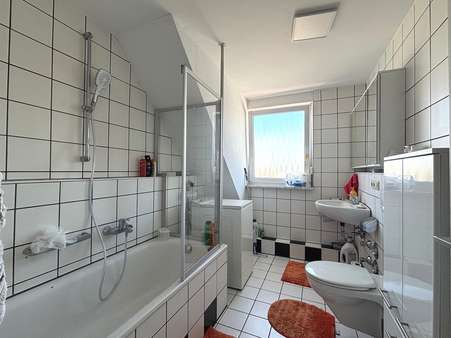 Badezimmer - Maisonette-Wohnung in 89160 Dornstadt mit 71m² kaufen