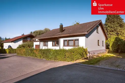 Großzügiges Einfamilienhaus mit großem Garten und viel Potenzial in Dellmensingen