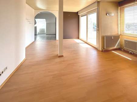 Wohnen mit Blick Richtung Essen Wohnen mit Blick Richtung Essen - Dachgeschosswohnung in 89186 Illerrieden mit 92m² kaufen