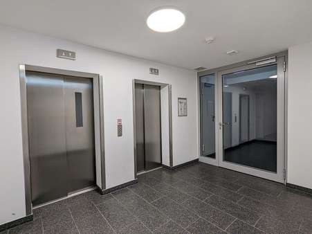 Fahrstühle & Treppenhaus - Appartement in 89077 Ulm mit 33m² kaufen