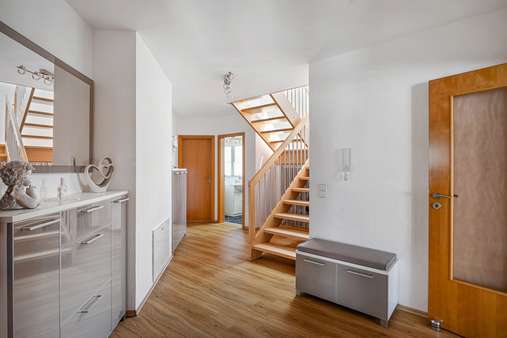 Eingangsbereich Eingangsbereich - Maisonette-Wohnung in 89584 Ehingen mit 126m² kaufen
