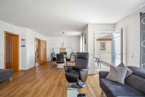 Wohn-/Essbereich Wohn-/Essbereich - Maisonette-Wohnung in 89584 Ehingen mit 126m² kaufen