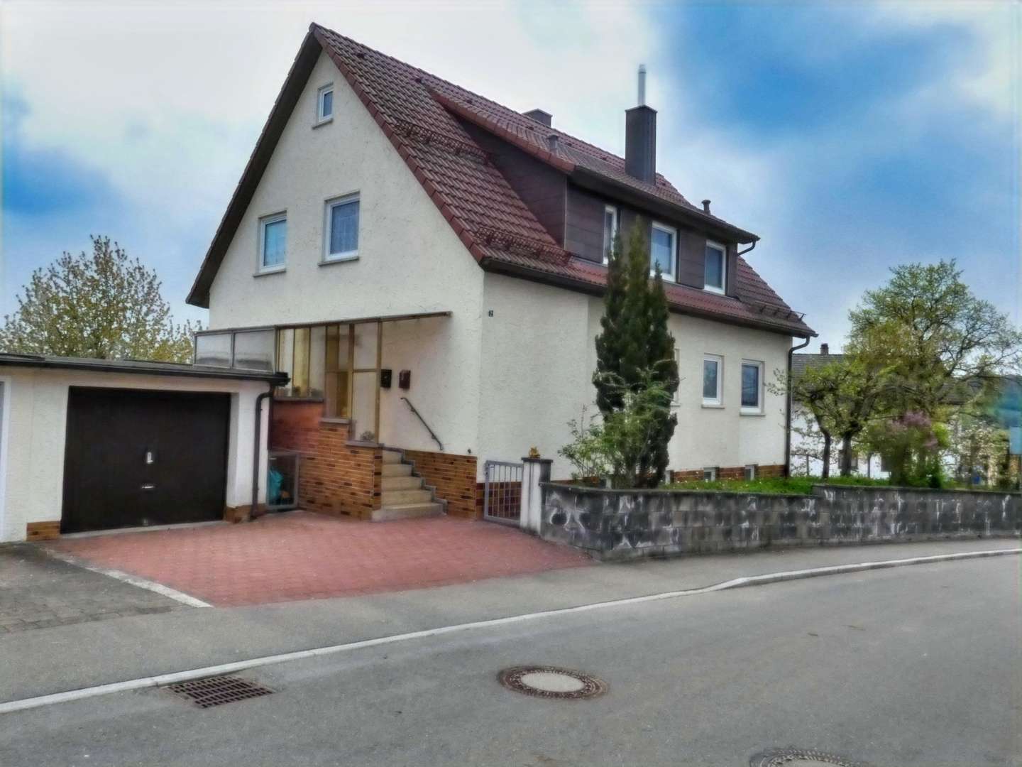 Außenansicht Außenansicht - Zweifamilienhaus in 89520 Heidenheim mit 140m² kaufen