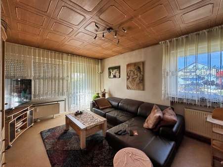 Wohnzimmer - Erdgeschosswohnung in 89537 Giengen mit 70m² kaufen