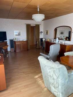 Wohnzimmer - Etagenwohnung in 89520 Heidenheim mit 104m² kaufen