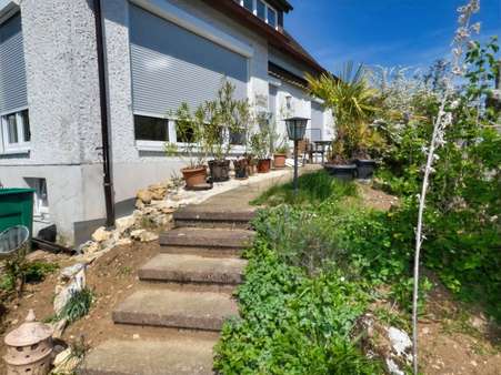 Weg zu Terrasse - Einfamilienhaus in 89547 Gerstetten mit 120m² kaufen
