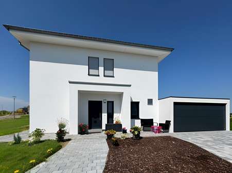 Außenansicht Außenansicht - Einfamilienhaus in 89561 Dischingen mit 180m² kaufen
