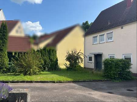 Hof und Vorgarten Hof und Vorgarten - Einfamilienhaus in 89537 Giengen mit 85m² kaufen