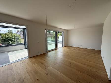 Wohnzimmer - Etagenwohnung in 89555 Steinheim mit 124m² kaufen