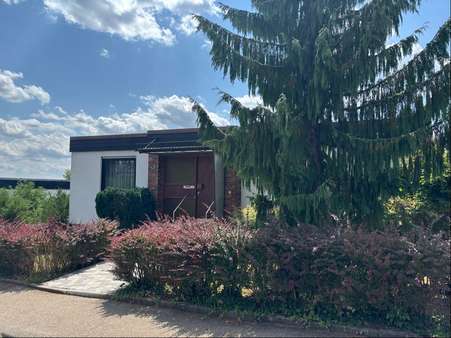 Straßenansicht Straßenansicht - Einfamilienhaus in 89520 Heidenheim mit 95m² kaufen