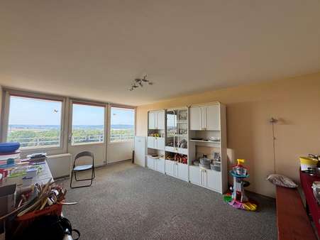 Wohnzimmer - Etagenwohnung in 89537 Giengen mit 83m² kaufen