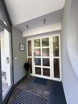 Eingangsbereich - Einfamilienhaus in 72574 Bad Urach mit 194m² kaufen