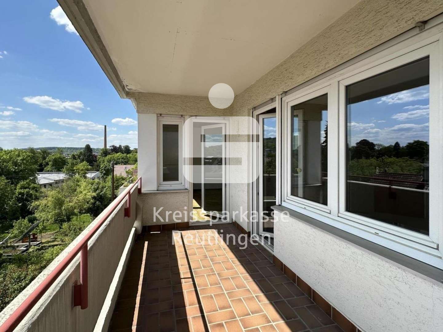 Außenansicht Außenansicht - Etagenwohnung in 72555 Metzingen mit 94m² kaufen