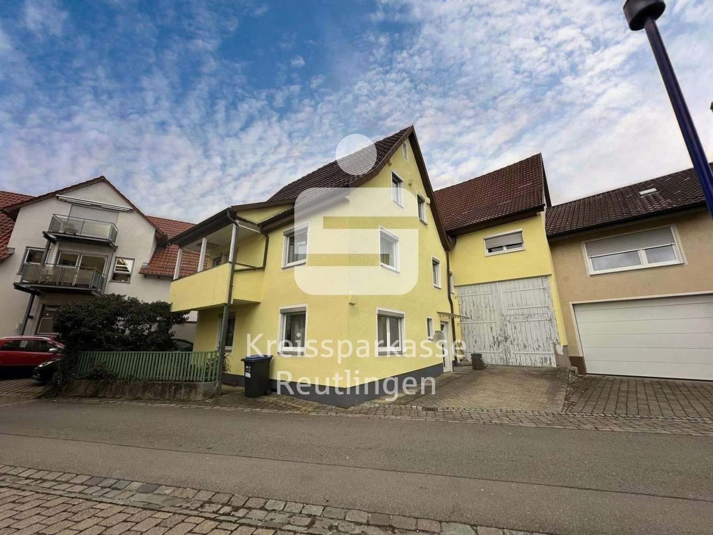 Titelbild - Einfamilienhaus in 72555 Metzingen mit 158m² kaufen