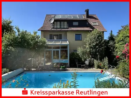 Ihr grünes Paradies in Reutlingen -  mit Pool, Wintergarten & Raum für Generationen