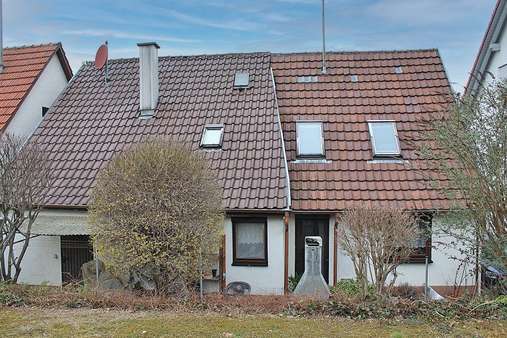 Hausansicht - Einfamilienhaus in 72766 Reutlingen mit 104m² kaufen