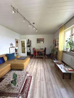 Wohnzimmer Wohnzimmer - Souterrain-Wohnung in 72770 Reutlingen mit 66m² kaufen