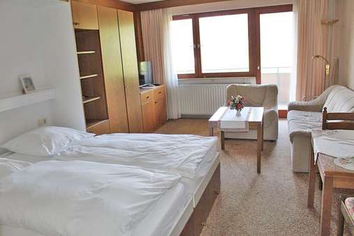 Zimmer - Hotel in 72574 Bad Urach mit 801m² kaufen