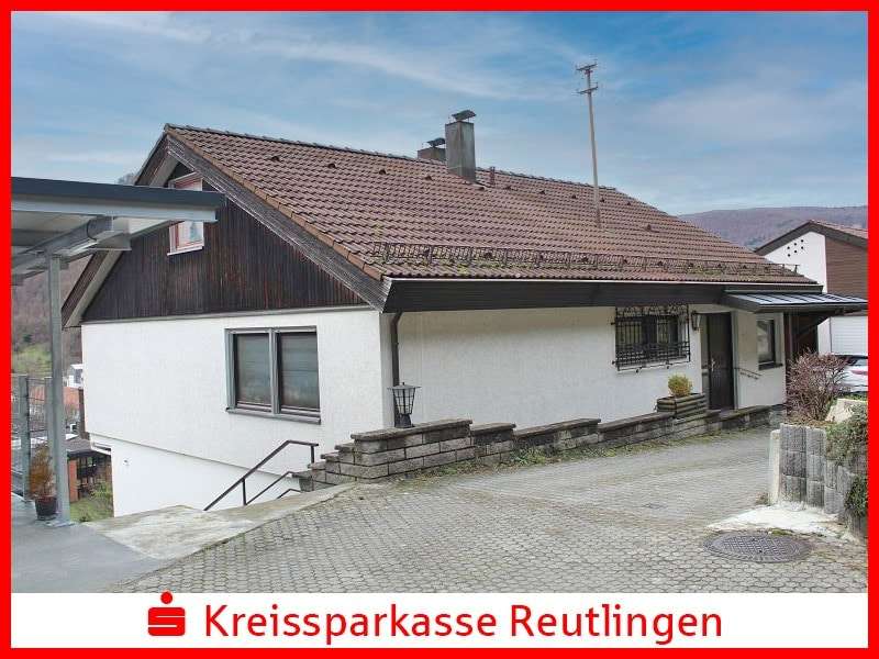 Titelbild - Einfamilienhaus in 72574 Bad Urach mit 150m² kaufen