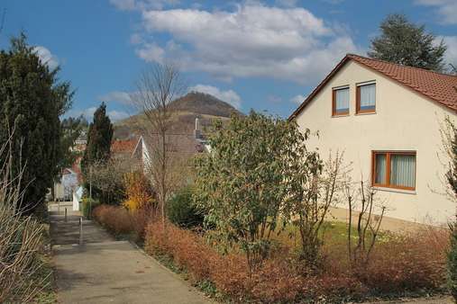 Haus mit Achalm - Einfamilienhaus in 72800 Eningen mit 145m² kaufen