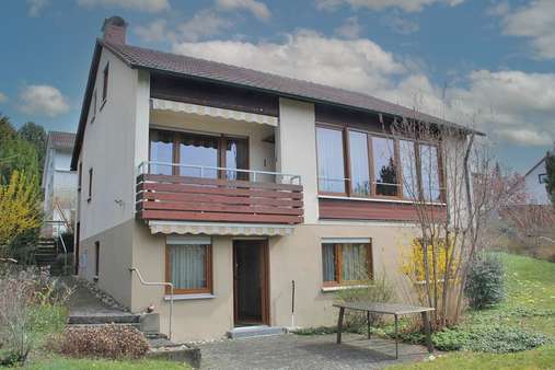 Rückansicht Haus - Einfamilienhaus in 72800 Eningen mit 145m² kaufen