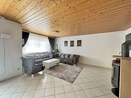 Wohnbereich - Souterrain-Wohnung in 72525 Münsingen mit 80m² kaufen