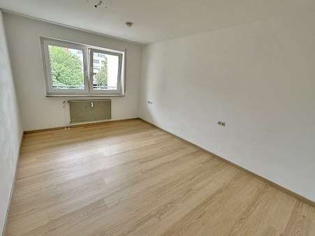 Schlafzimmer - Etagenwohnung in 72764 Reutlingen mit 59m² kaufen