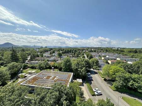 Aussicht - Etagenwohnung in 72760 Reutlingen mit 125m² kaufen