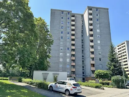 Geräumige Vier-Zimmerwohnung mit Fernblick