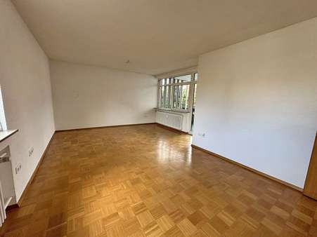 Wohnzimmer - Erdgeschosswohnung in 72760 Reutlingen mit 61m² kaufen