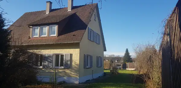 Mit großem Grundstück !