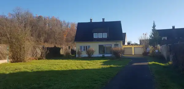 Mit großem Grundstück !