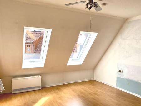 Schlafzimmer - Etagenwohnung in 72108 Rottenburg mit 79m² kaufen