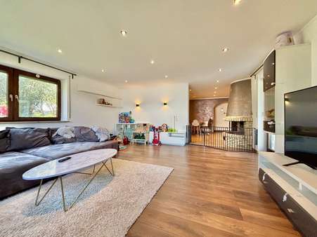 Wohnzimmer - Souterrain-Wohnung in 72147 Nehren mit 100m² kaufen