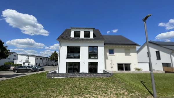 Süd Ansicht Süd Ansicht - Doppelhaushälfte in 72108 Rottenburg mit 219m² kaufen