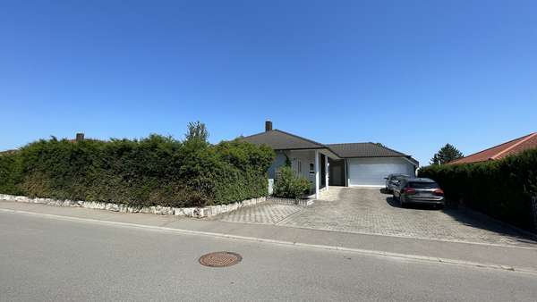 Süd Ansicht Süd Ansicht - Bungalow in 72108 Rottenburg mit 199m² kaufen