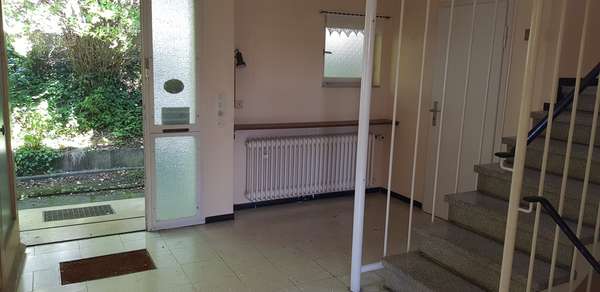 Hauseingang und Diele - Doppelhaushälfte in 72070 Tübingen mit 123m² kaufen