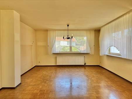 Lichtdurchflutetes Wohnzimmer Lichtdurchflutetes Wohnzimmer - Einfamilienhaus in 72144 Dußlingen mit 130m² kaufen