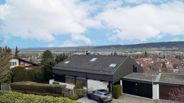 Ausblick vom Balkon - Zweifamilienhaus in 72108 Rottenburg mit 198m² kaufen