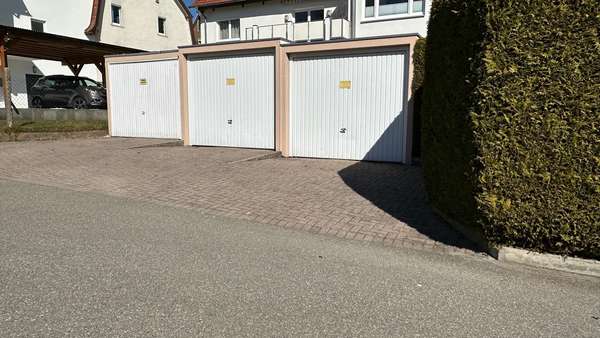 Garagen - Doppelhaushälfte in 72250 Freudenstadt mit 221m² kaufen