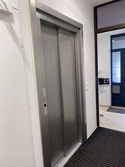Aufzug - Büro in 72250 Freudenstadt mit 205m² mieten