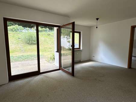 Ausgang zum Garten / terrasse - Erdgeschosswohnung in 72160 Horb mit 82m² kaufen