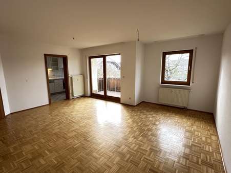 Wohnzimmer - Etagenwohnung in 72160 Horb mit 73m² kaufen