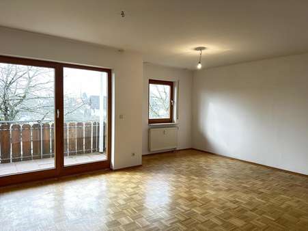 Wohnzimmer - Etagenwohnung in 72160 Horb mit 73m² kaufen