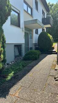 Eingang zum Haus Eingang zum Haus - Dachgeschosswohnung in 72250 Freudenstadt mit 92m² kaufen