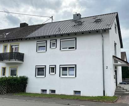 Außenansicht Außenansicht - Doppelhaushälfte in 72285 Pfalzgrafenweiler mit 129m² als Kapitalanlage kaufen