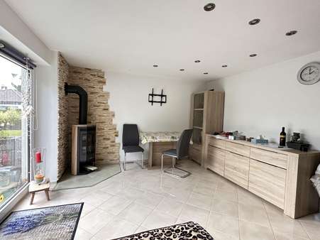 Wohn- und Essbereich Wohn- und Essbereich - Souterrain-Wohnung in 72178 Waldachtal mit 112m² kaufen