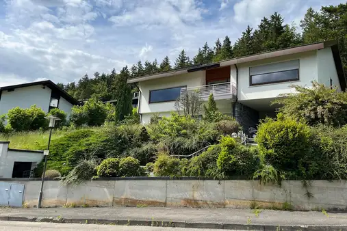 Eine Rarität in Spitzenwohnlage - Freistehendes Einfamilienhaus mit Einliegerwohnung in Tuttlingen